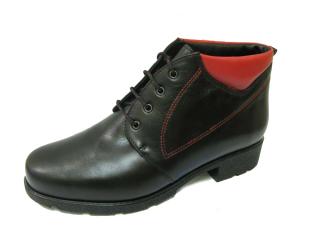 Les femmes et les chaussures pour hommes gros